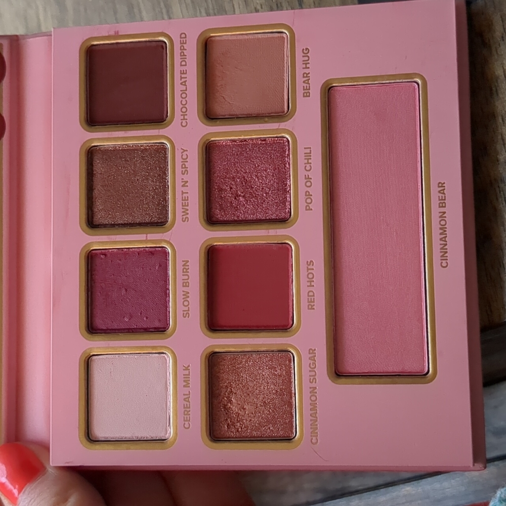 Too Faced Cinnamon Bear Eyeshadow Palette